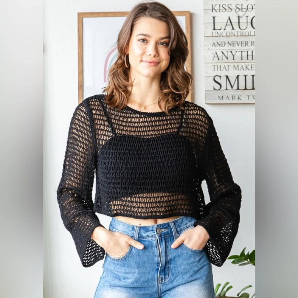 Last one! Crochet Crop Top - Picture 4 of 4